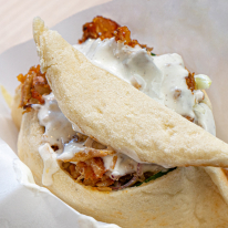 Döner helyben sütött házi pitában csirkehússal