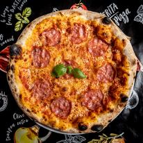 10. Pizza Salame - Szalámis pizza