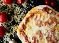 Húsimádó pizza
